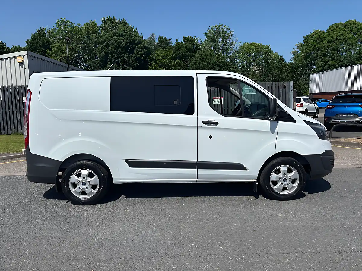Used 2015 Ford Transit Custom Crew White - Interior and Exterior details 6