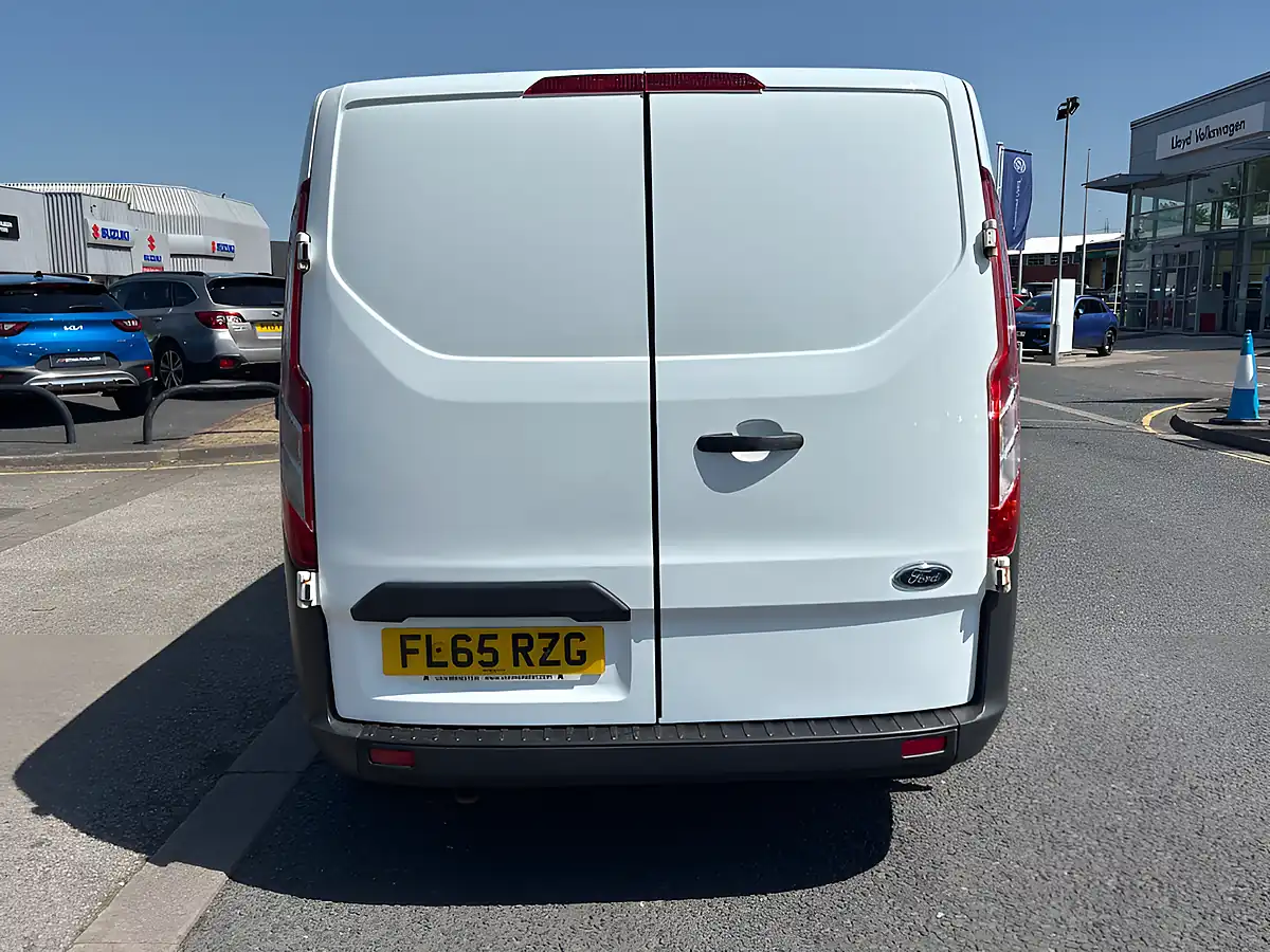 Used 2015 Ford Transit Custom Crew White - Interior and Exterior details 7