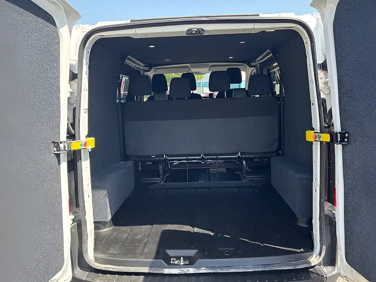 Used 2015 Ford Transit Custom Crew White - Interior and Exterior details 8