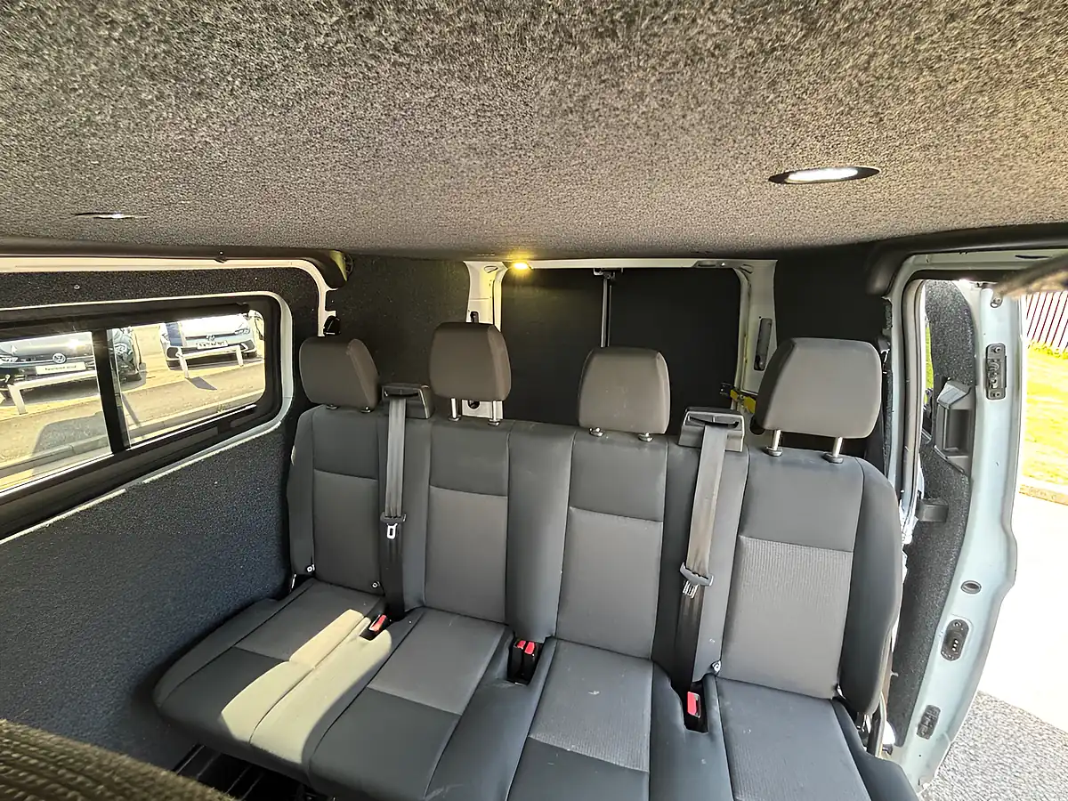 Used 2015 Ford Transit Custom Crew White - Interior and Exterior details 9