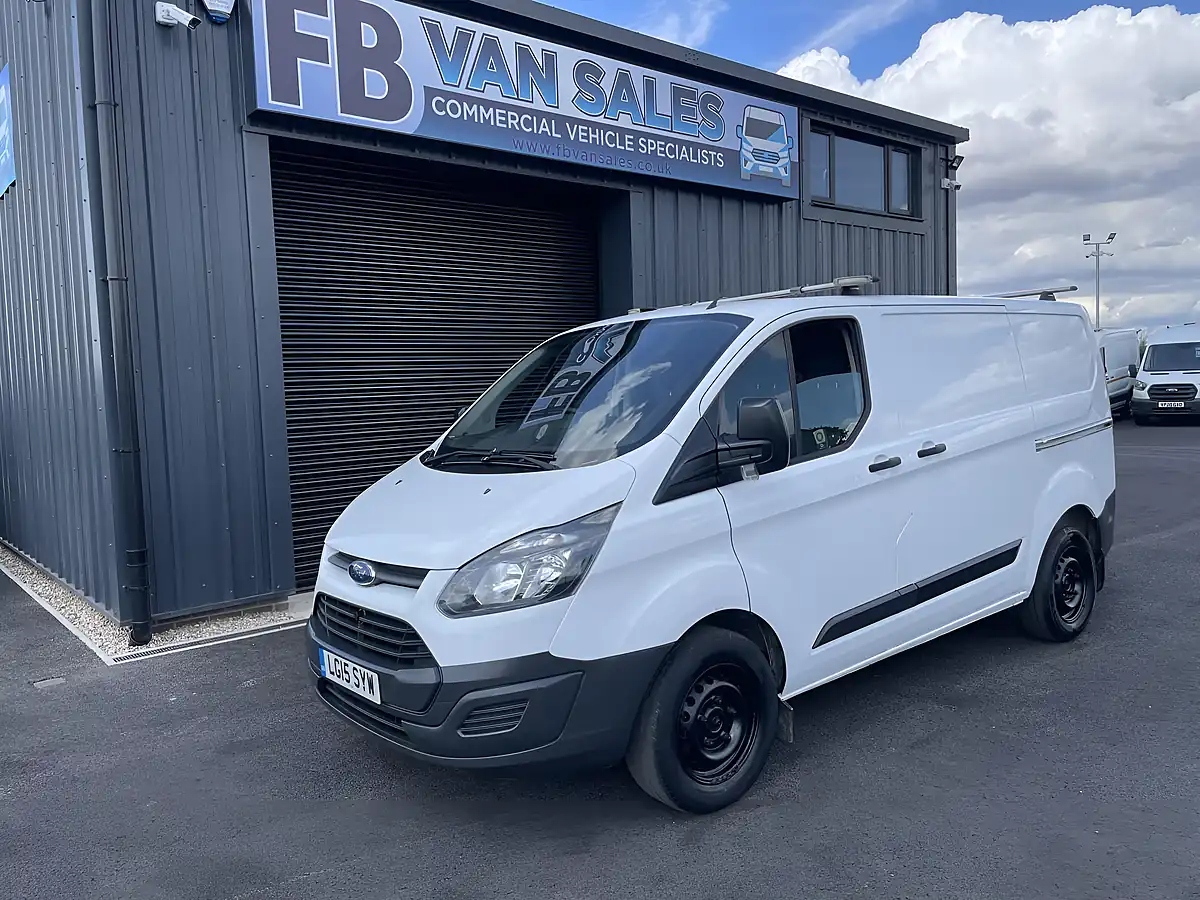 Used 2015 Ford Transit Custom Econetic White - Front View