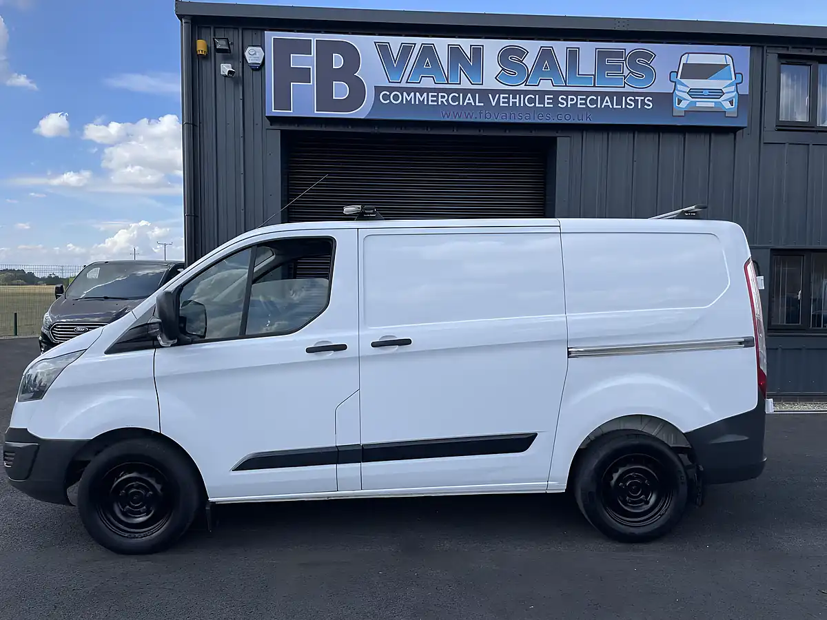 Used 2015 Ford Transit Custom Econetic White - Interior and Exterior details 3