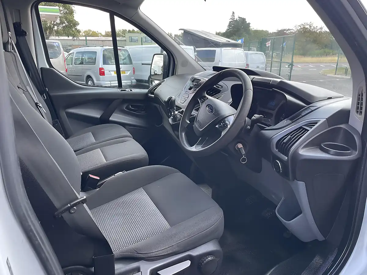 Used 2015 Ford Transit Custom Econetic White - Interior and Exterior details 7