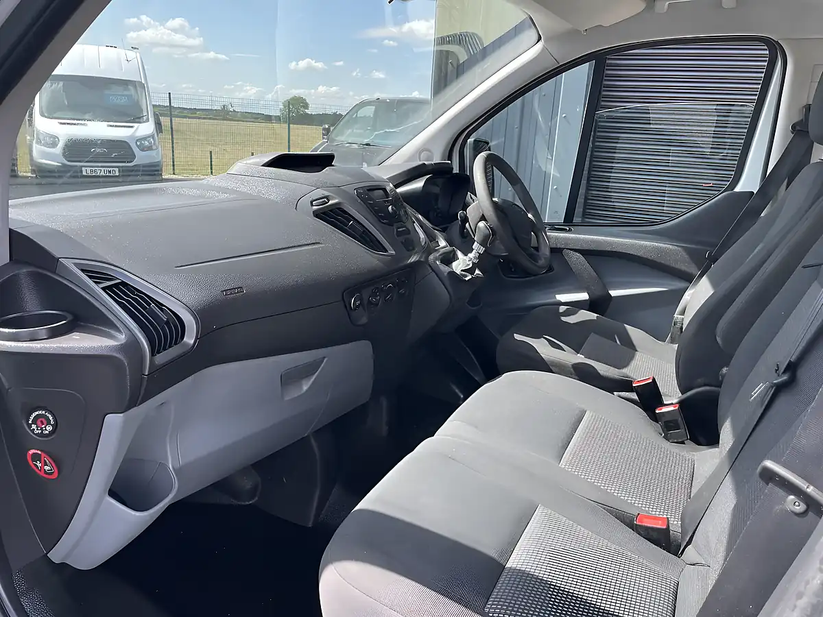 Used 2015 Ford Transit Custom Econetic White - Interior and Exterior details 8