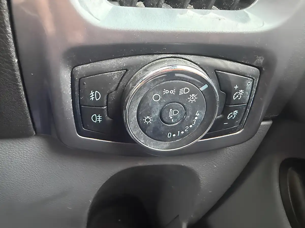 Used 2015 Ford Transit Custom Limited L1 H1 Black - Interior and Exterior details 12