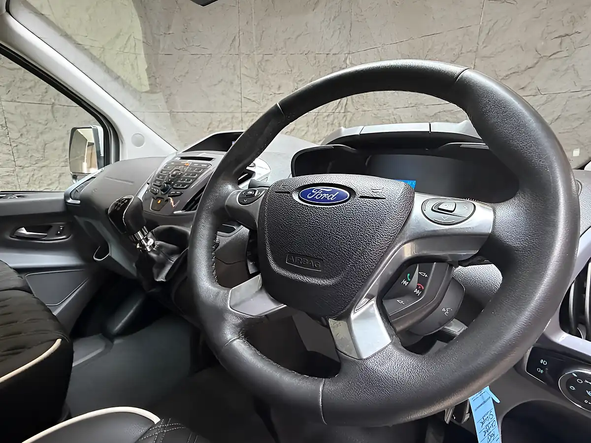 Used 2015 Ford Transit Custom Limited Silver - Interior and Exterior details 15