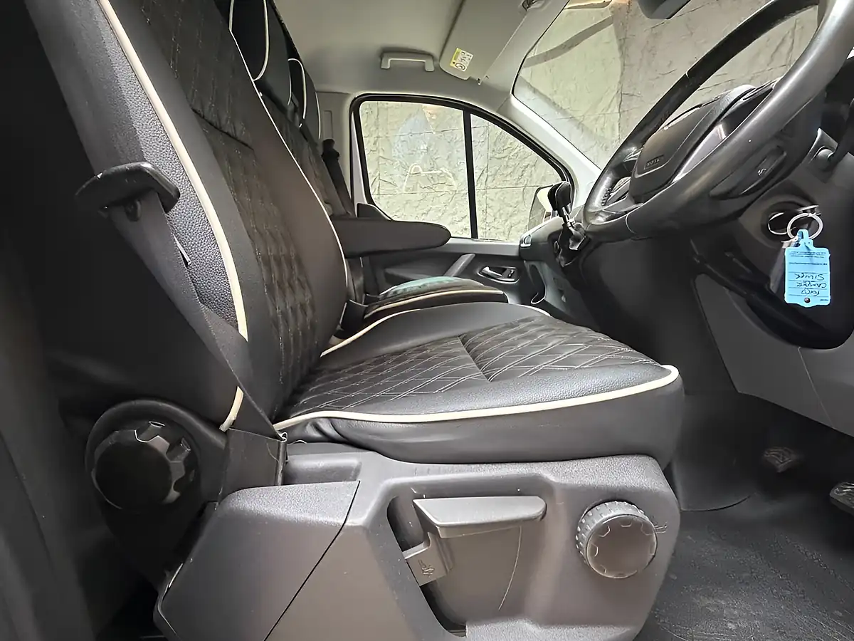 Used 2015 Ford Transit Custom Limited Silver - Interior and Exterior details 16