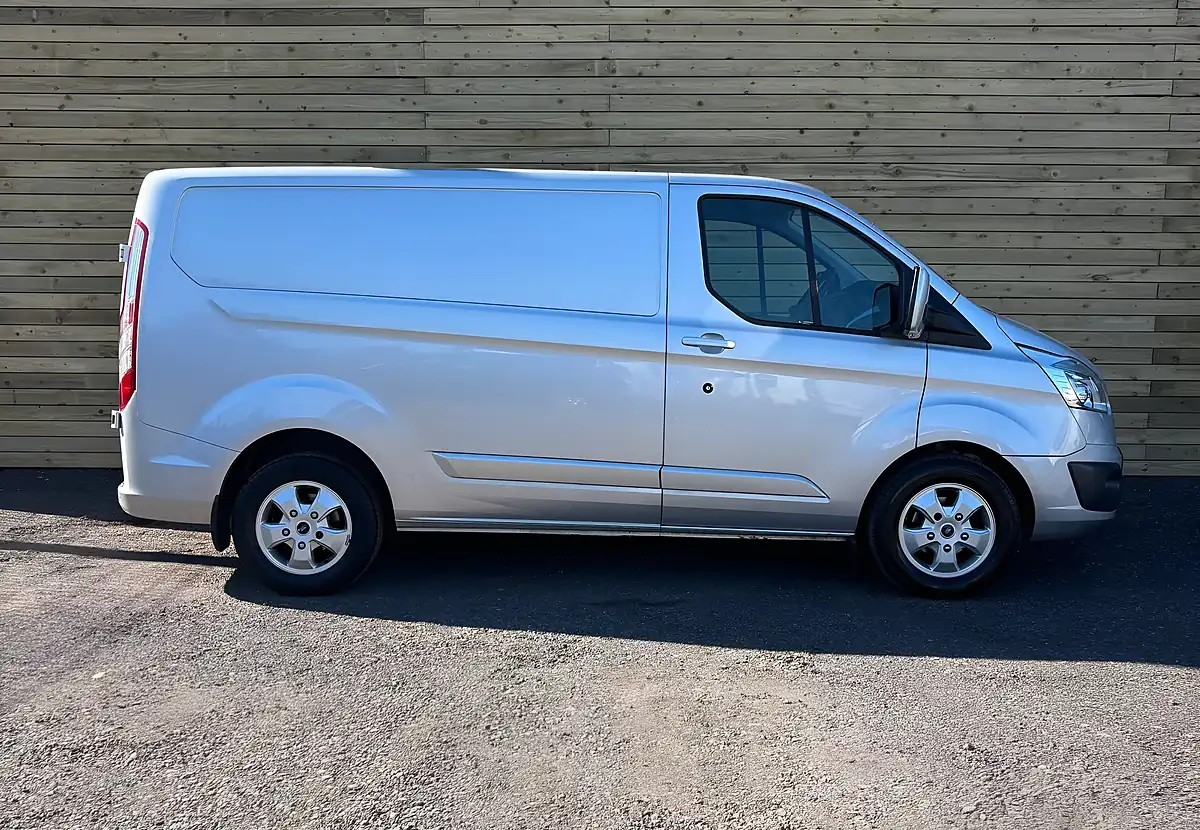 Used 2015 Ford Transit Custom Limited Silver - Interior and Exterior details 3