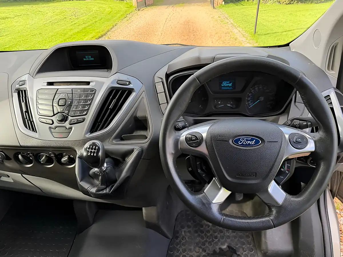 Used 2015 Ford Transit Custom Limited Silver - Interior and Exterior details 10