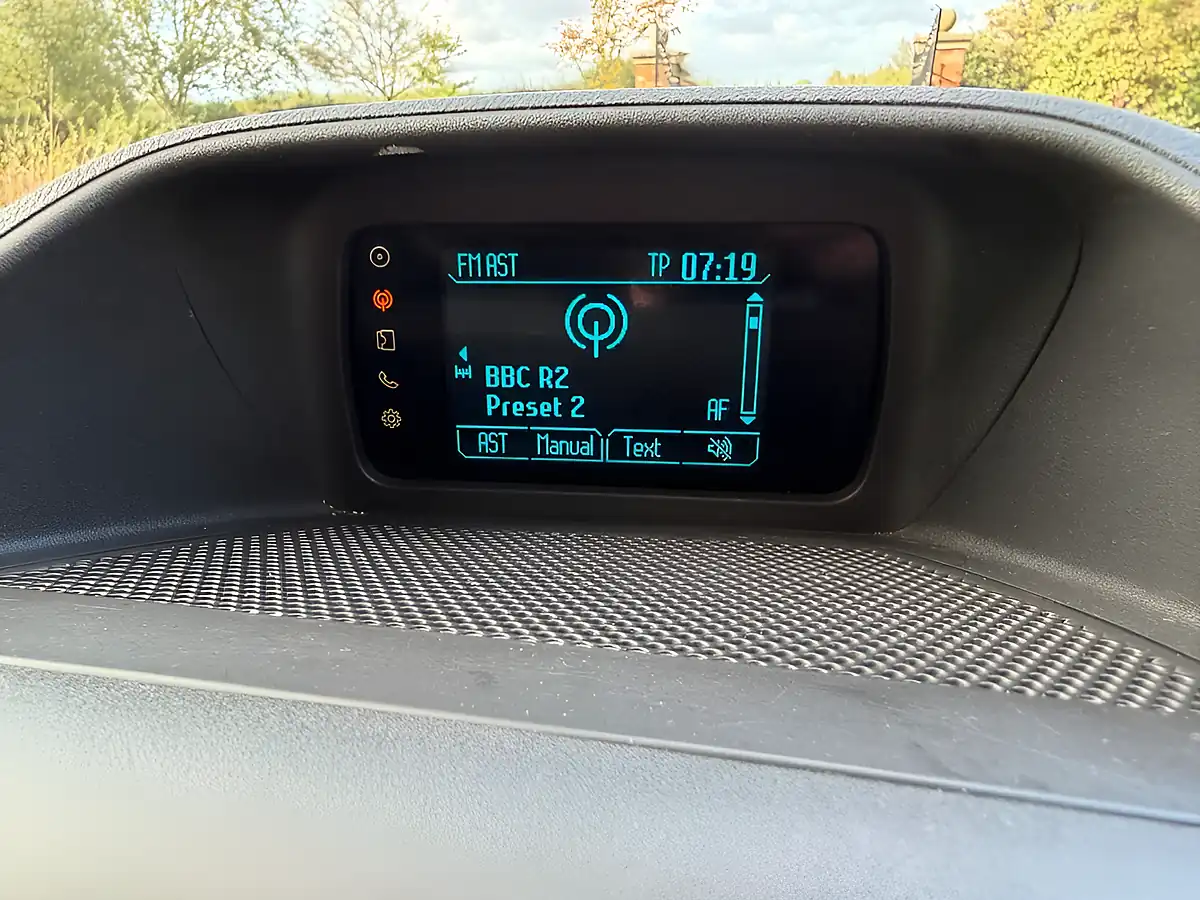 Used 2015 Ford Transit Custom Limited Silver - Interior and Exterior details 12