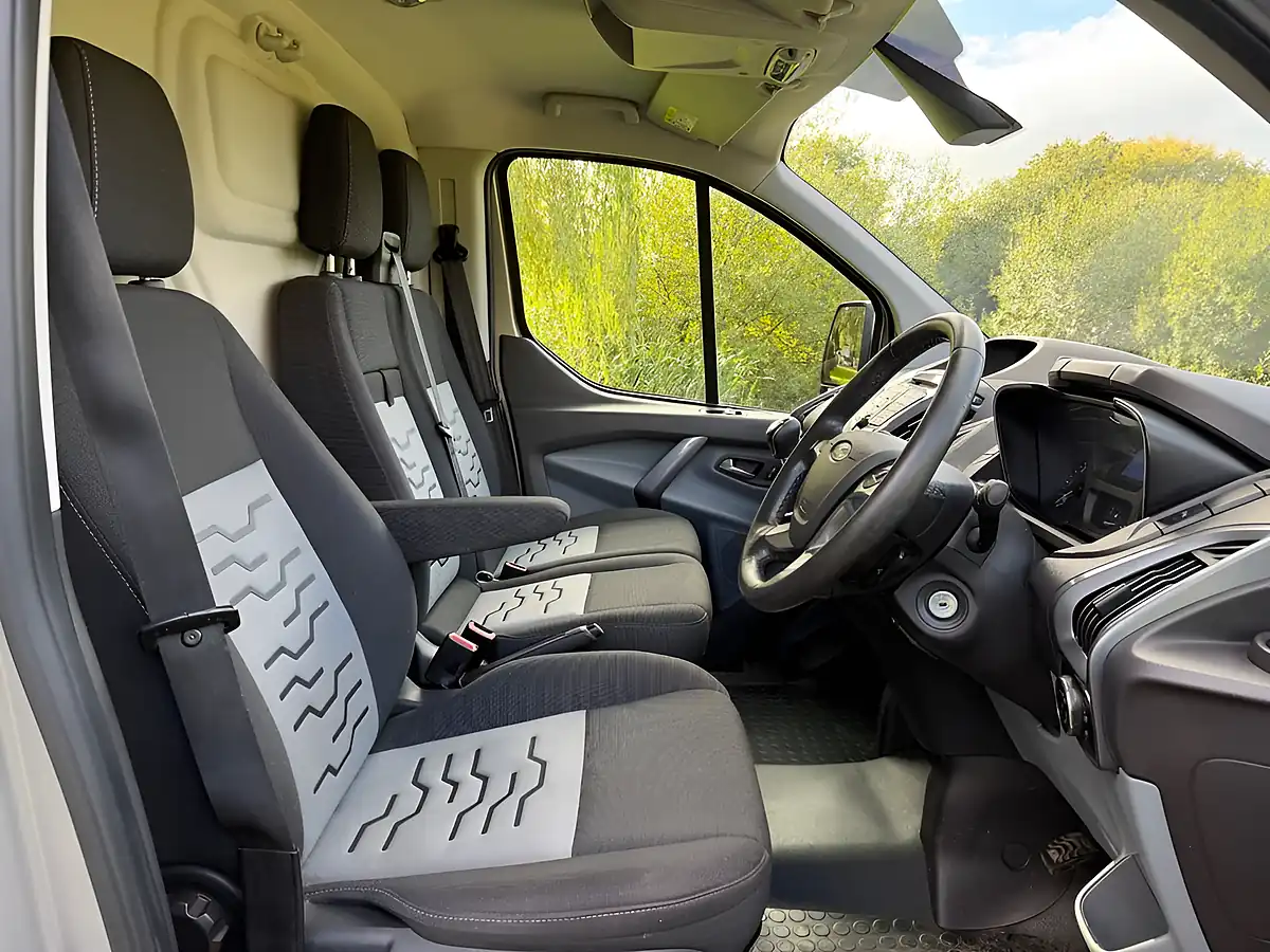 Used 2015 Ford Transit Custom Limited Silver - Interior and Exterior details 15