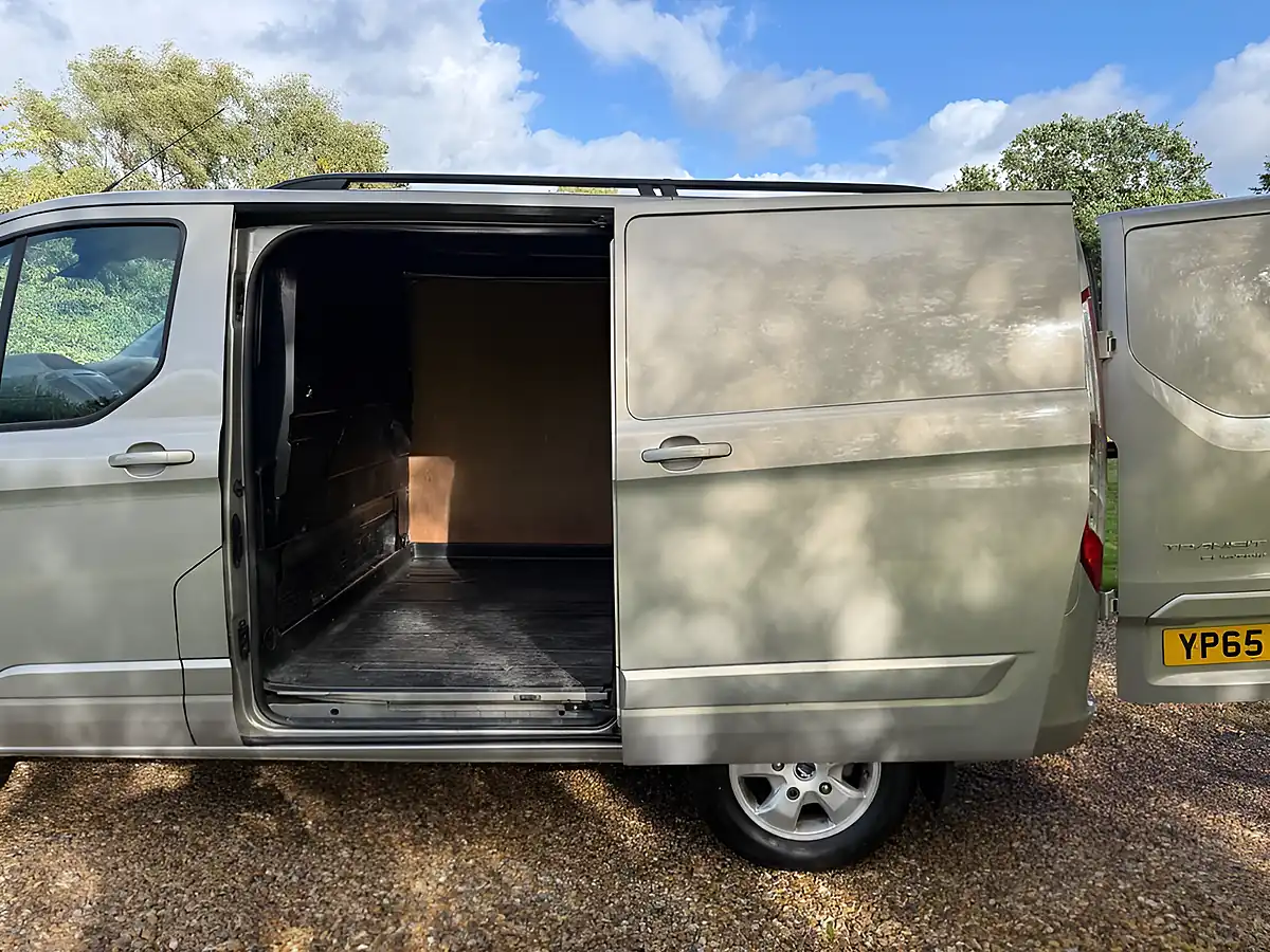 Used 2015 Ford Transit Custom Limited Silver - Interior and Exterior details 18