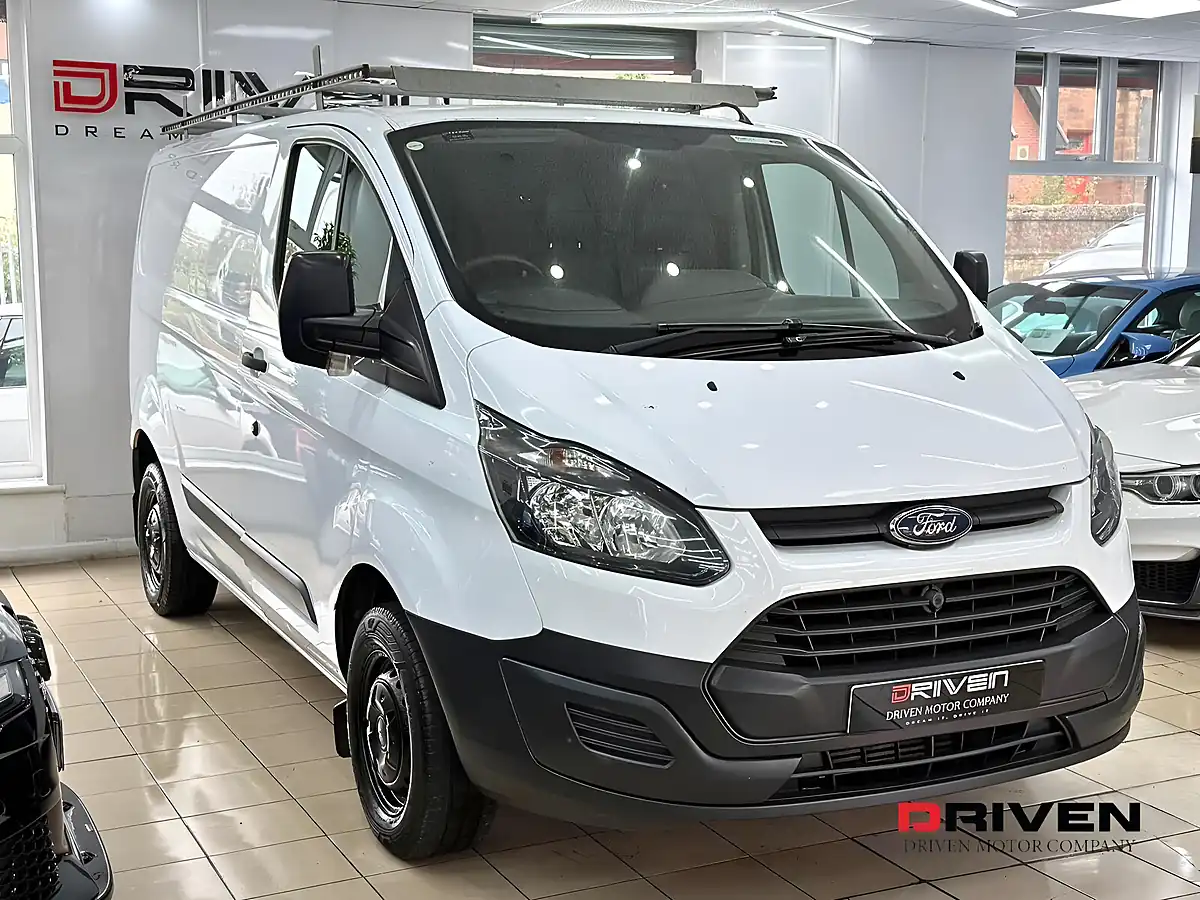 Used 2015 Ford Transit Custom Trend Frozen White - Interior and Exterior details 8