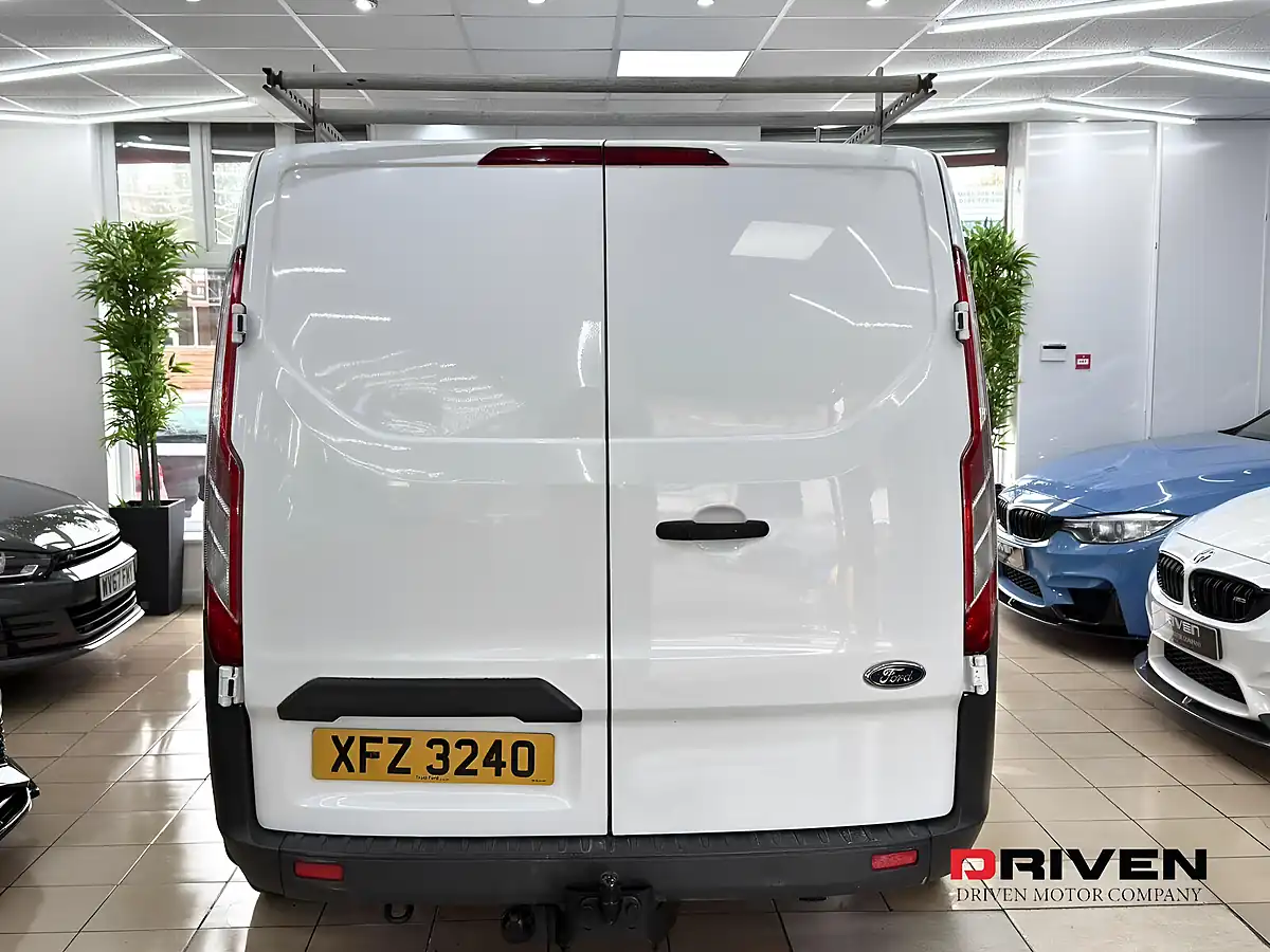 Used 2015 Ford Transit Custom Trend Frozen White - Interior and Exterior details 9