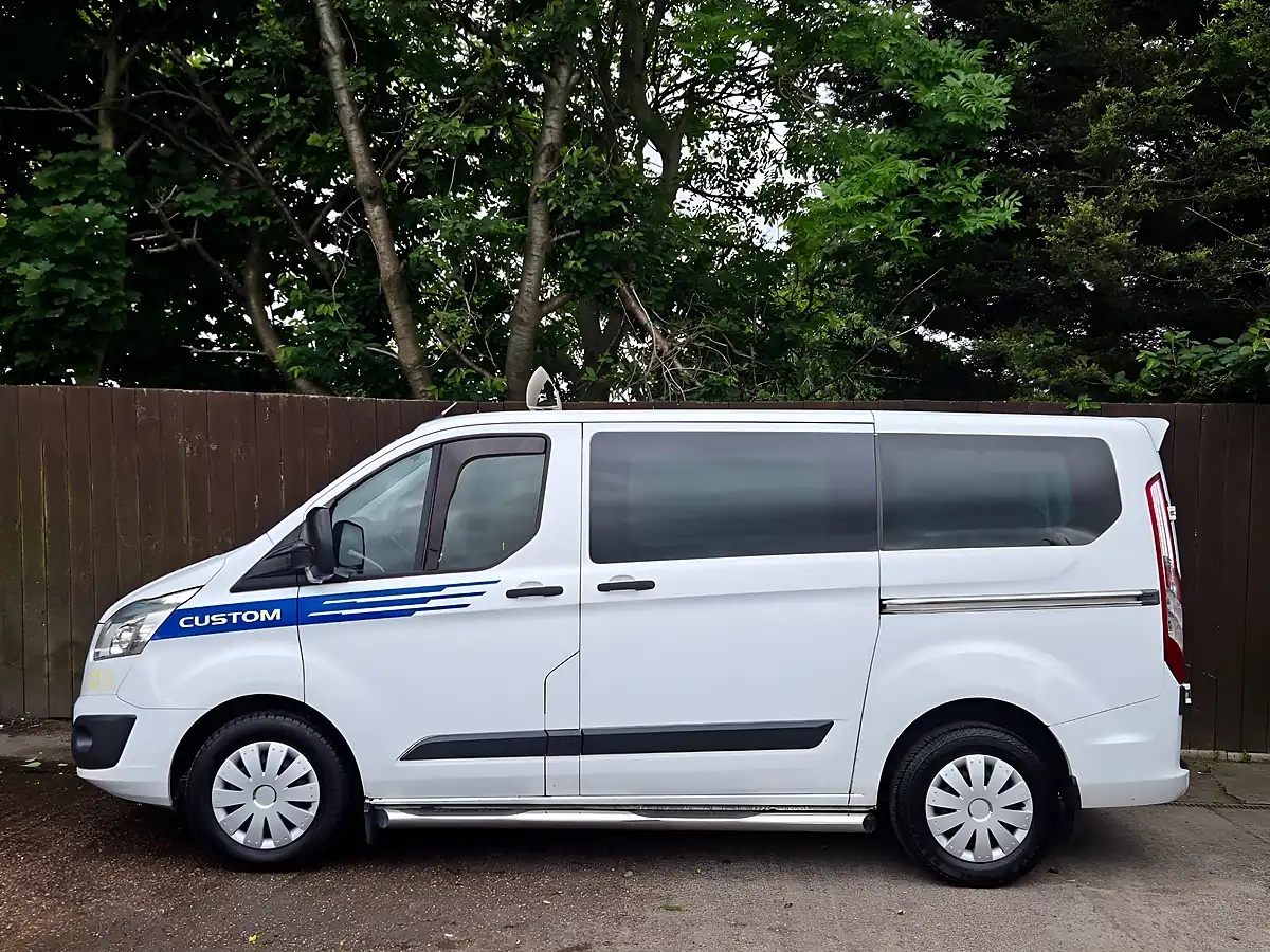 Used 2015 Ford Transit Custom Trend Kombi L1 H1 White - Interior and Exterior details 4