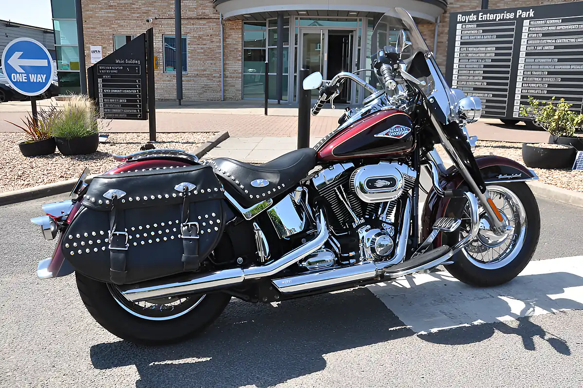 Used 2015 Harley-Davidson Softail Heritage Flstc Red - Interior and Exterior details 11
