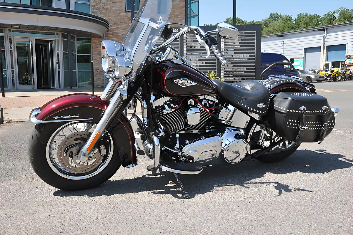 Used 2015 Harley-Davidson Softail Heritage Flstc Red - Interior and Exterior details 3