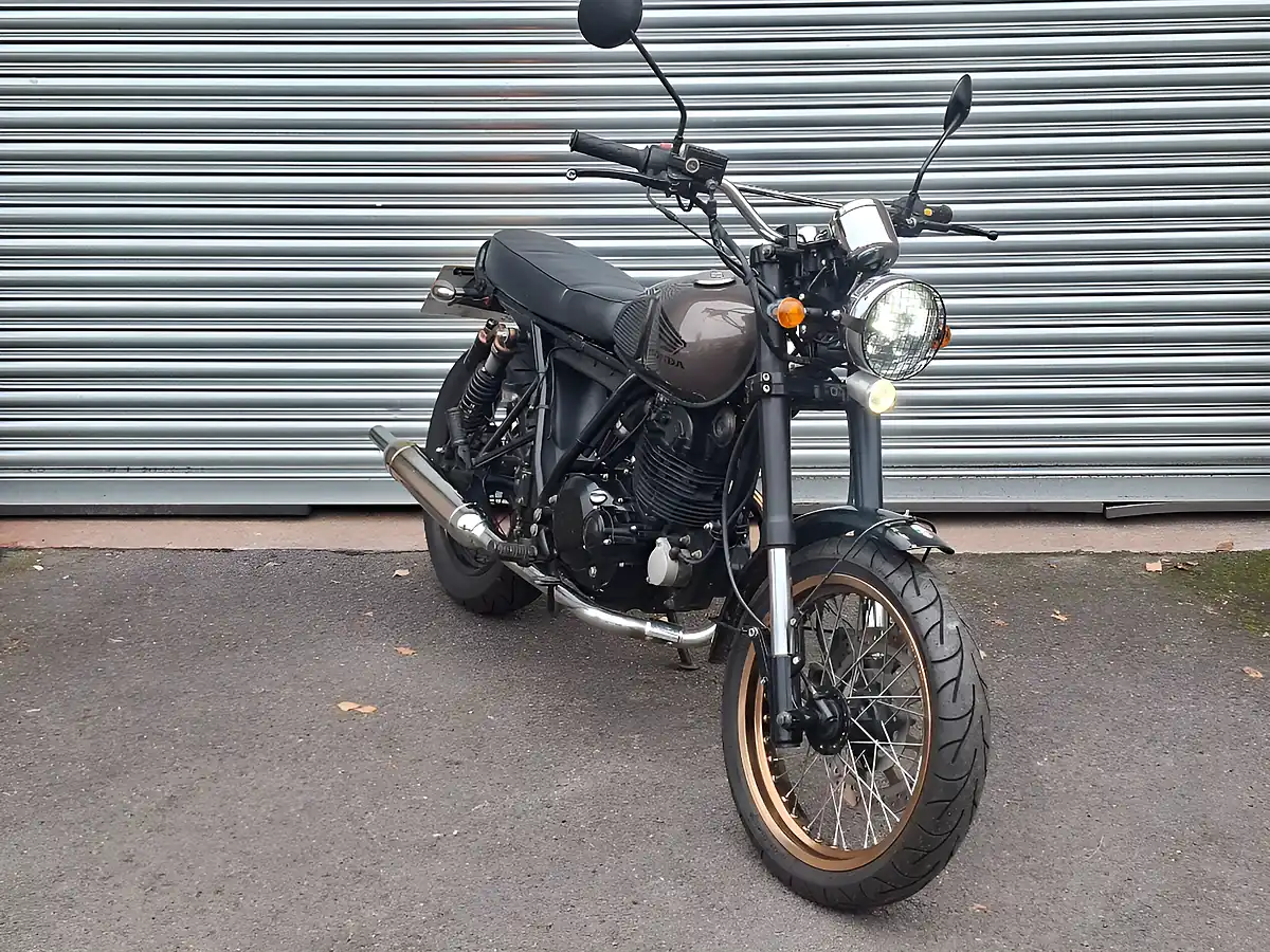 Used 2015 Herald Motor Co Classic Bronze - Interior and Exterior details 3