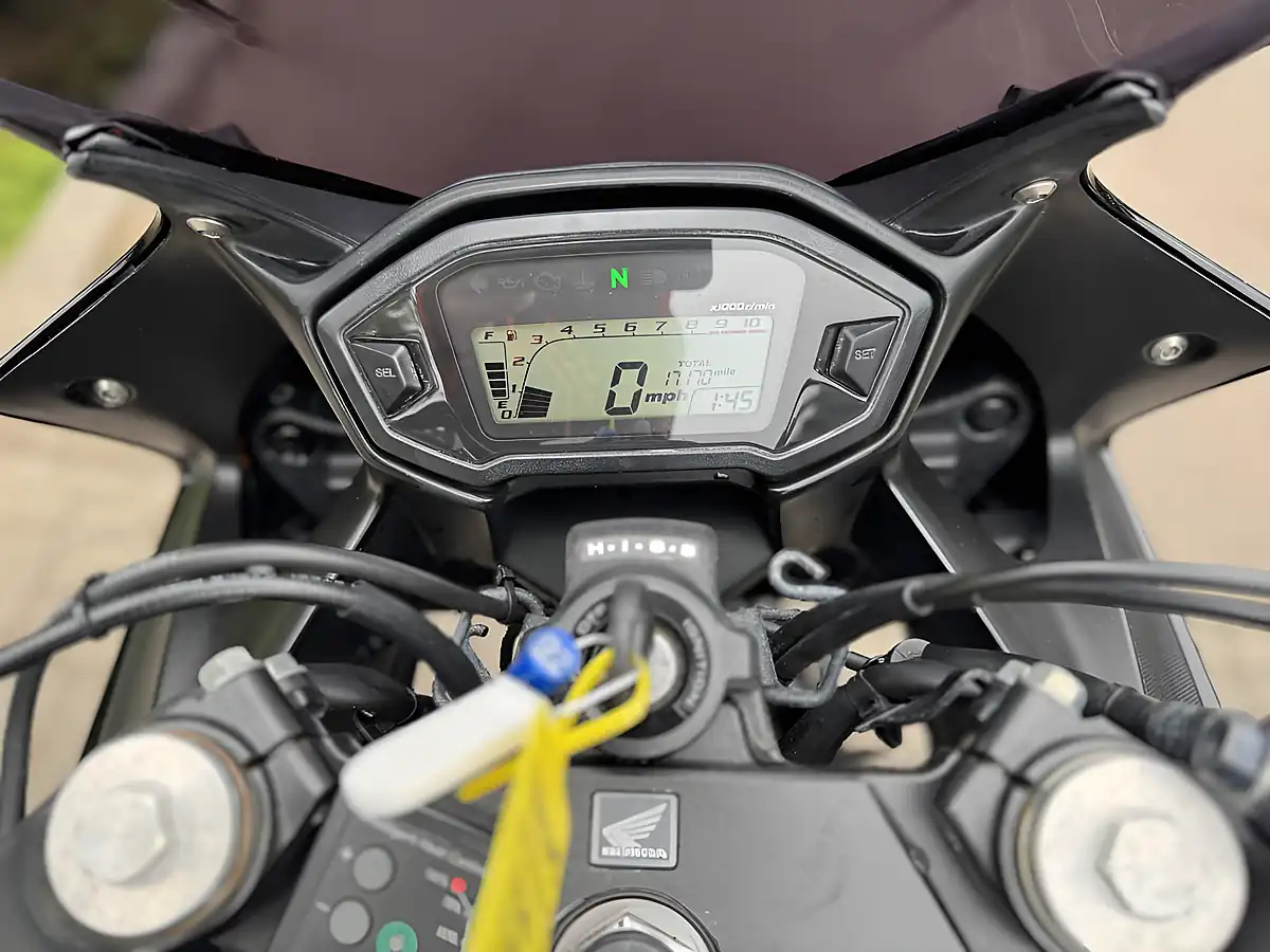 Used 2015 Honda Cbr 500 Ra-F Black - Interior and Exterior details 10
