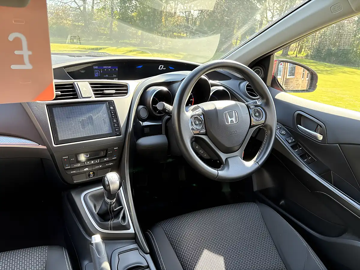 Used 2015 Honda Civic Se+ Metallic Burgundy Red - Interior and Exterior details 8