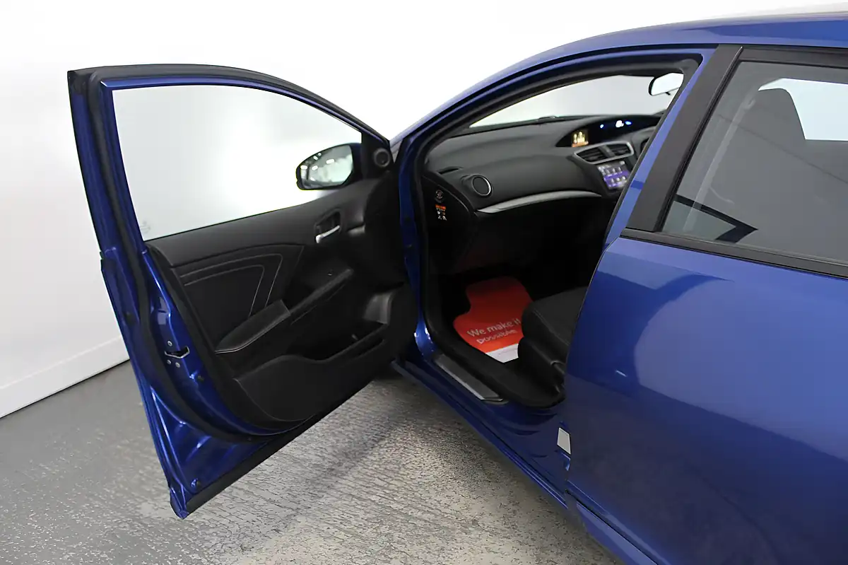 Used 2015 Honda Civic Se Plus Blue - Interior and Exterior details 13