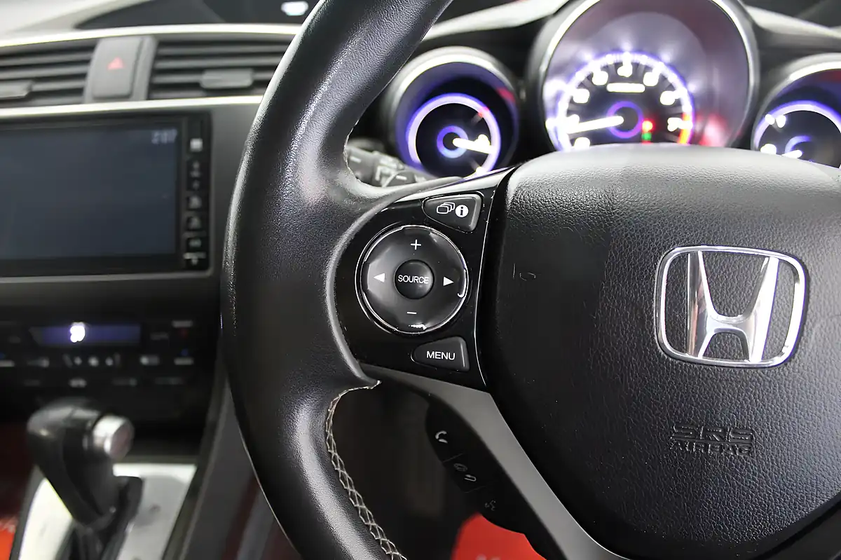 Used 2015 Honda Civic Se Plus Blue - Interior and Exterior details 16