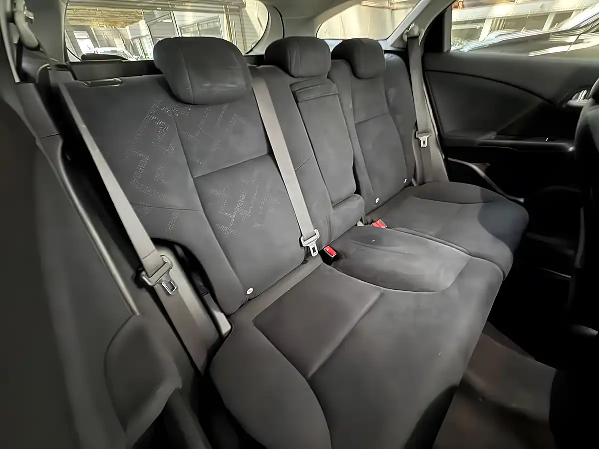 Used 2015 Honda Civic Se Plus Tourer White - Interior and Exterior details 11