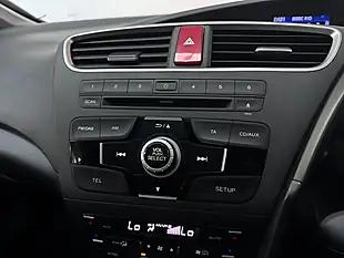 Used 2015 Honda Civic Se Plus Tourer White - Interior and Exterior details 16