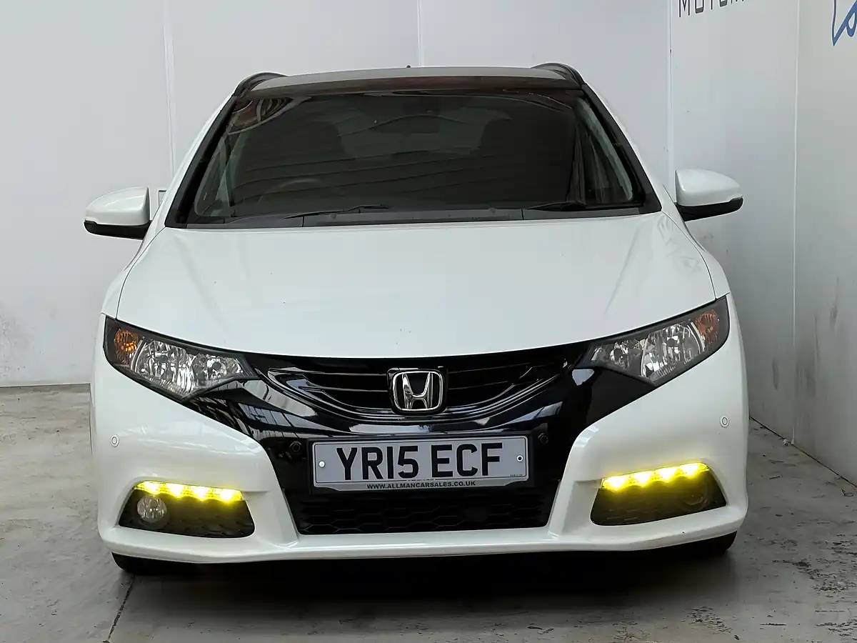 Used 2015 Honda Civic Se Plus Tourer White - Interior and Exterior details 2