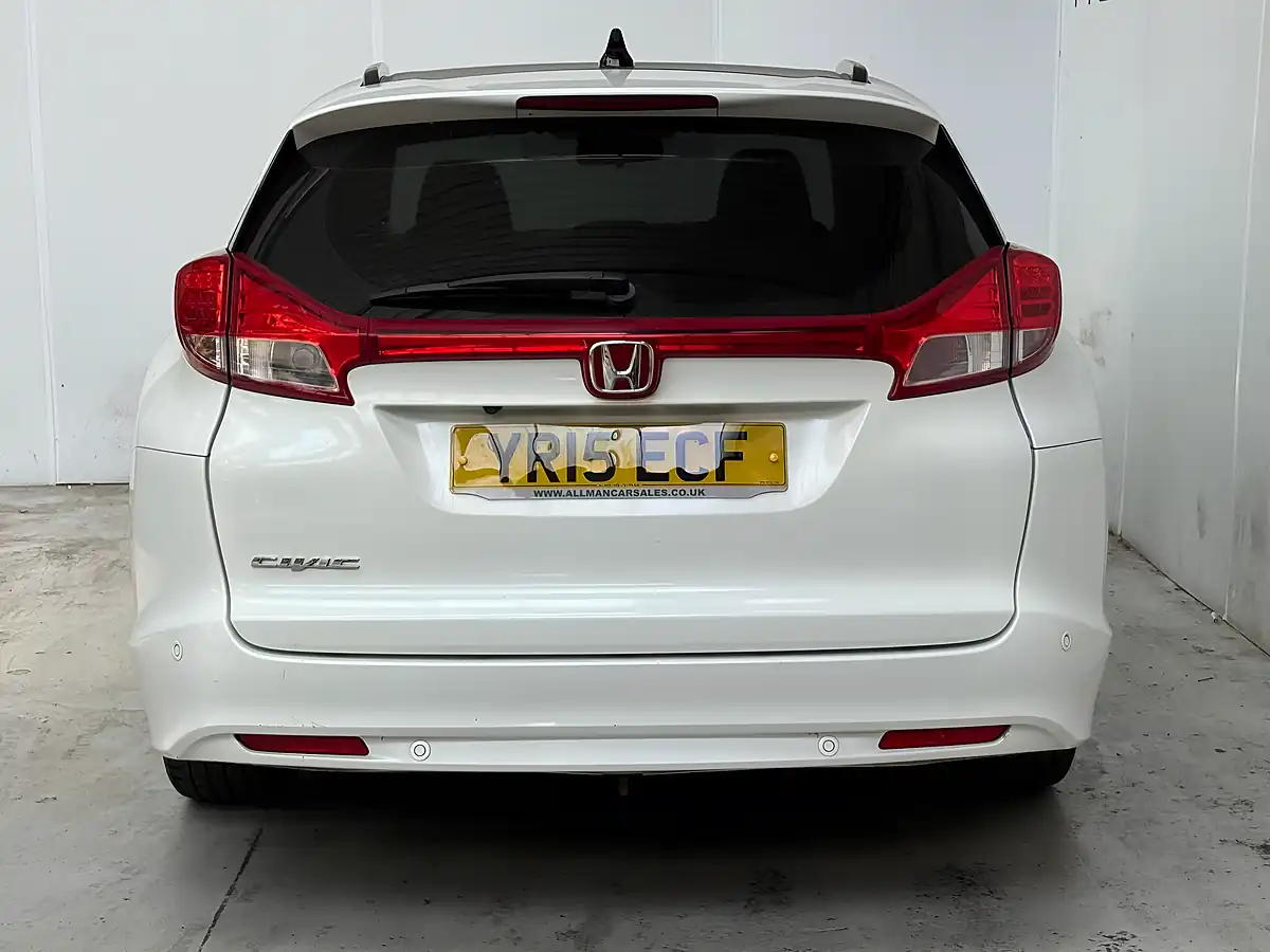 Used 2015 Honda Civic Se Plus Tourer White - Interior and Exterior details 5