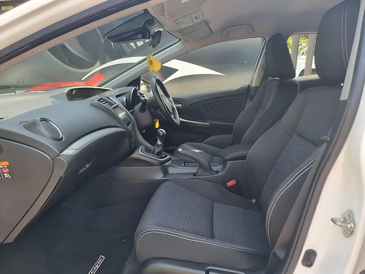Used 2015 Honda Civic Se Plus White - Interior and Exterior details 16