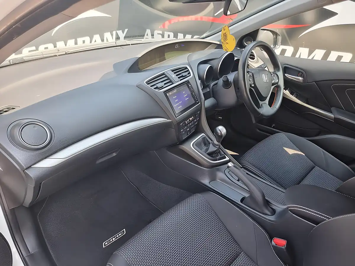 Used 2015 Honda Civic Se Plus White - Interior and Exterior details 17
