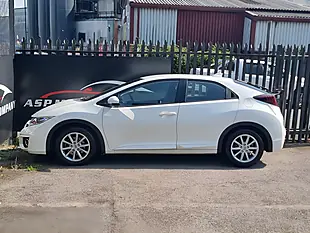 Used 2015 Honda Civic Se Plus White - Interior and Exterior details 4