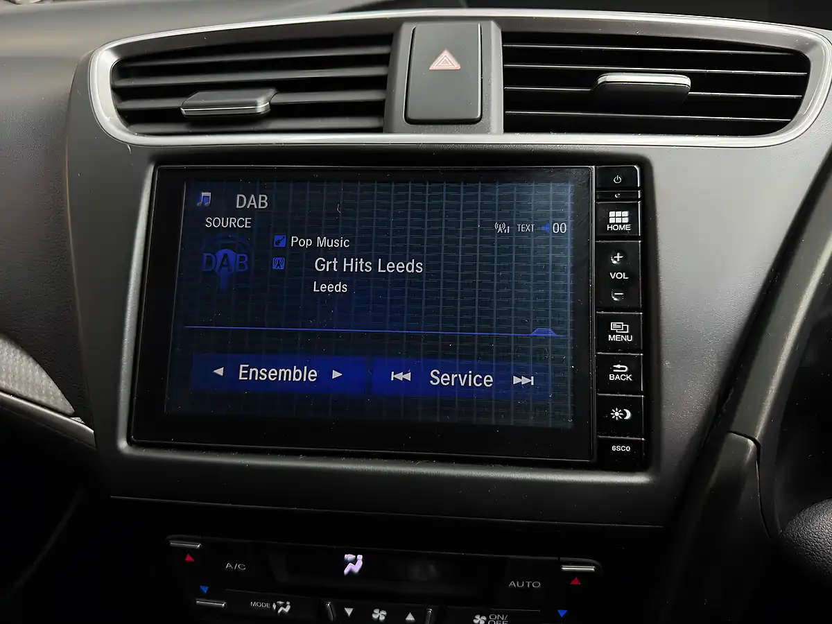 Used 2015 Honda Civic Sport White Orchid - Interior and Exterior details 15