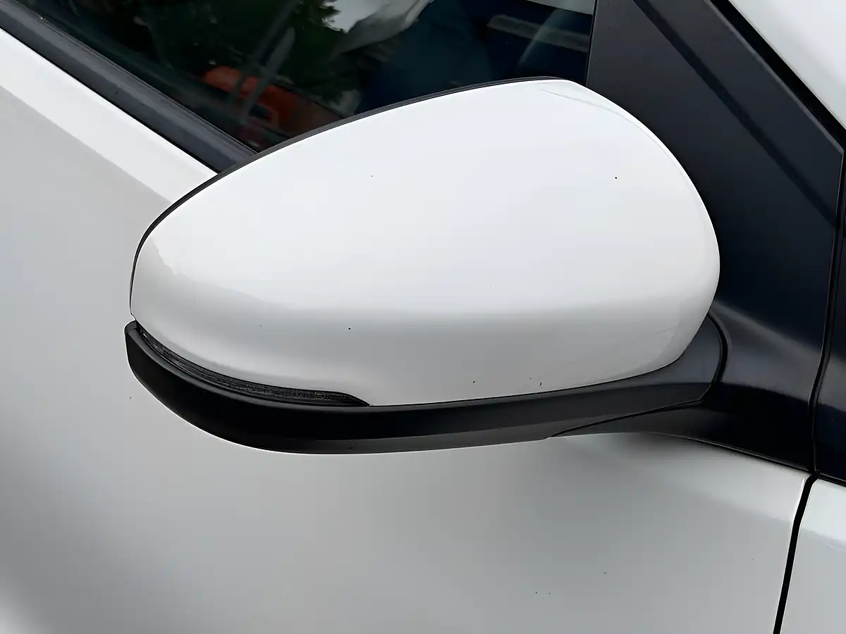 Used 2015 Honda Civic Sr White - Interior and Exterior details 10