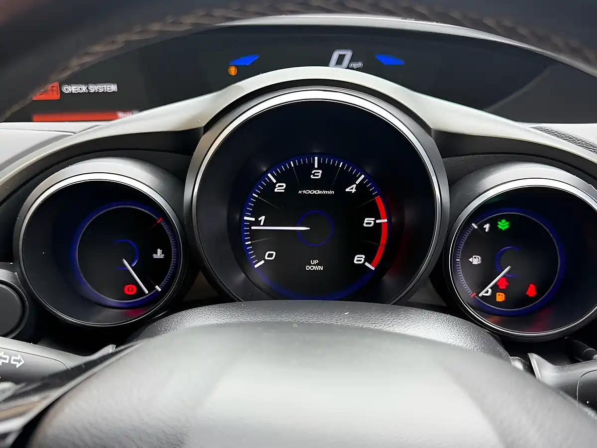 Used 2015 Honda Civic Sr White - Interior and Exterior details 14