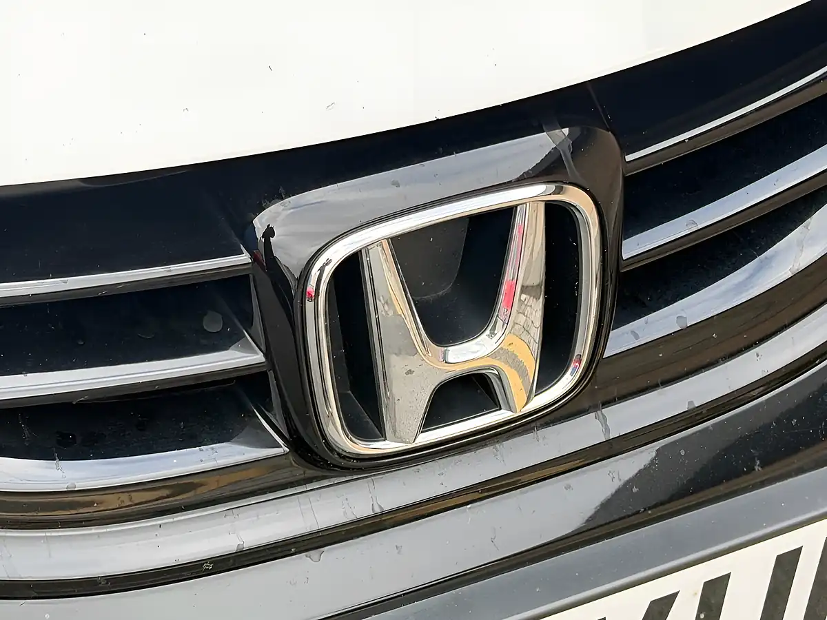 Used 2015 Honda Civic Sr White - Interior and Exterior details 7