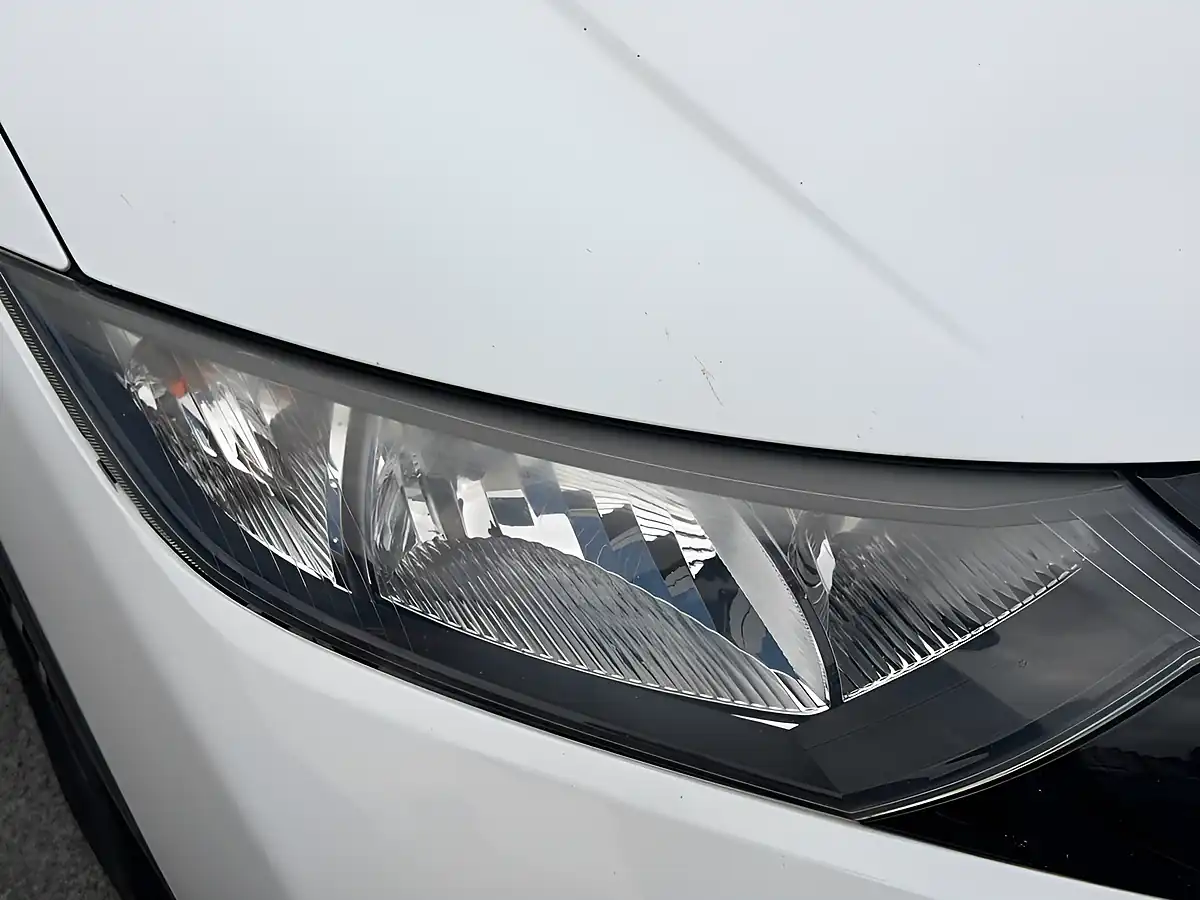 Used 2015 Honda Civic Sr White - Interior and Exterior details 9