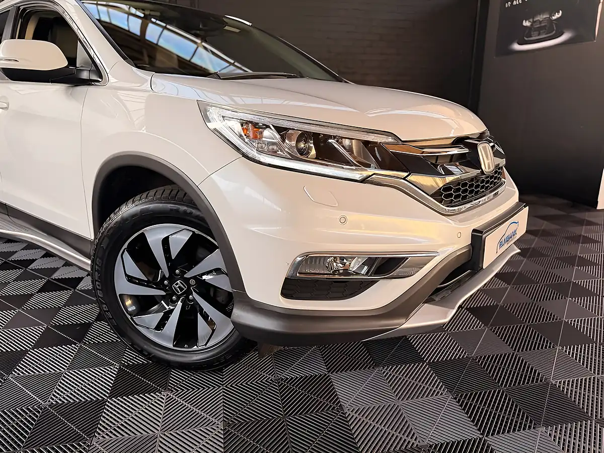 Used 2015 Honda Cr-V Ex Pearl White - Interior and Exterior details 9