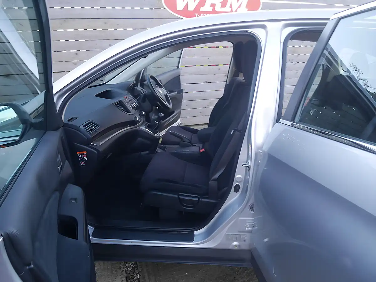 Used 2015 Honda Cr-V Se Alabaster Silver - Interior and Exterior details 11