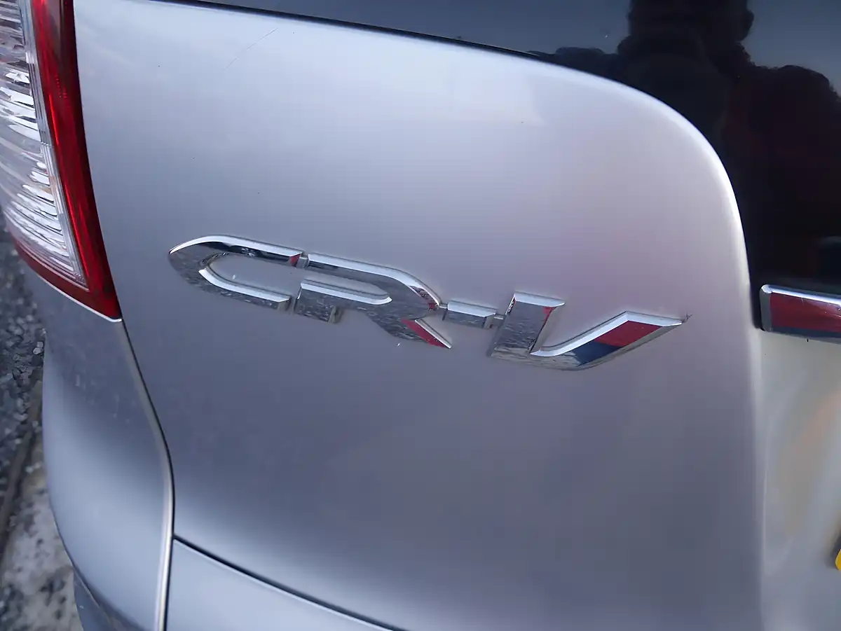 Used 2015 Honda Cr-V Se Alabaster Silver - Interior and Exterior details 20