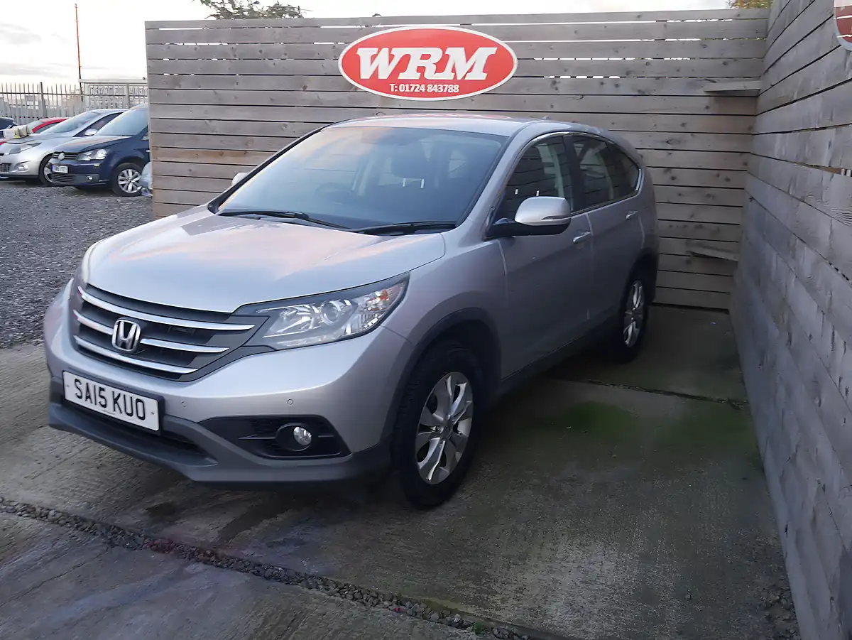 Used 2015 Honda Cr-V Se Alabaster Silver - Interior and Exterior details 4
