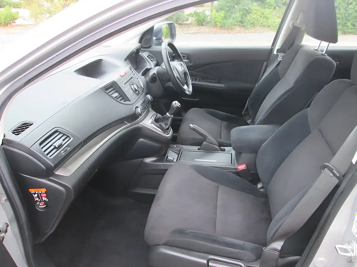 Used 2015 Honda Cr-V Se Silver - Interior and Exterior details 10