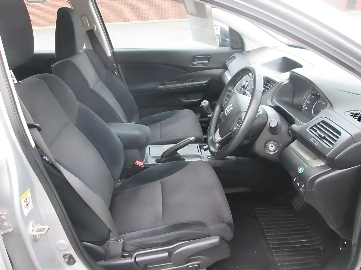 Used 2015 Honda Cr-V Se Silver - Interior and Exterior details 6