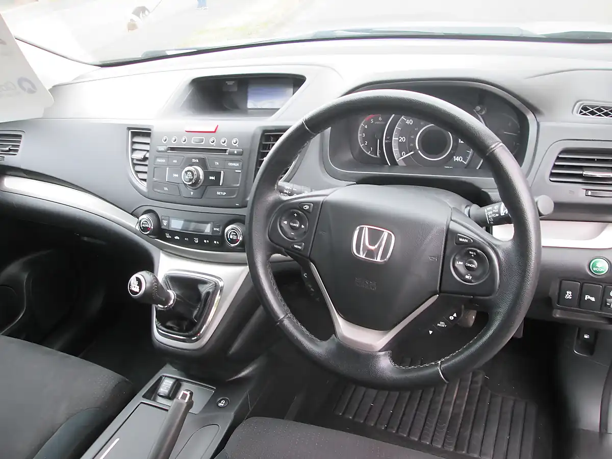 Used 2015 Honda Cr-V Se Silver - Interior and Exterior details 7