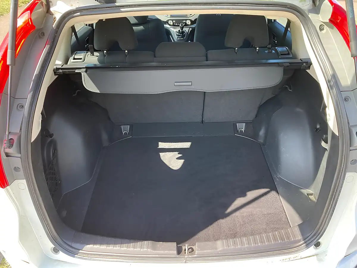 Used 2015 Honda Cr-V Se White - Interior and Exterior details 10