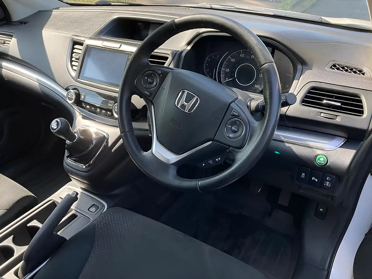 Used 2015 Honda Cr-V Se White - Interior and Exterior details 13