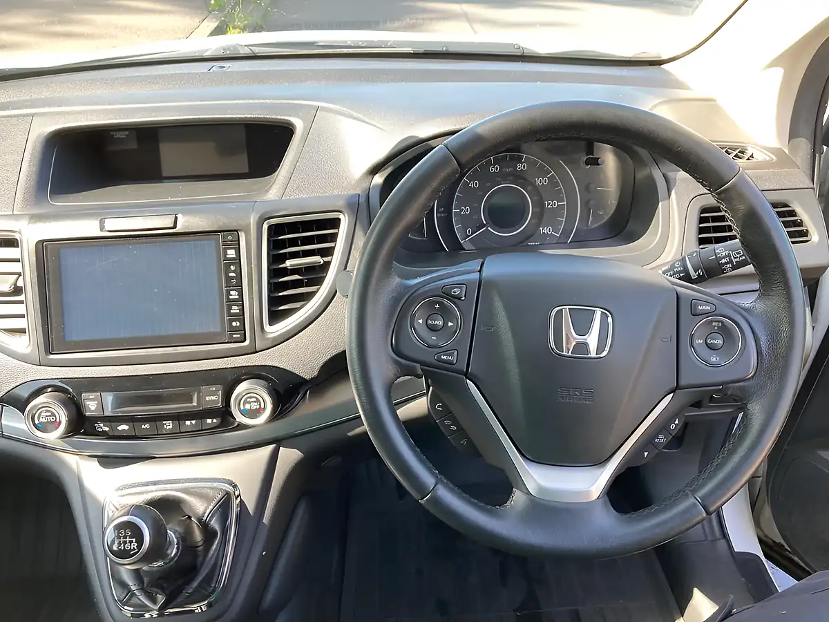 Used 2015 Honda Cr-V Se White - Interior and Exterior details 15