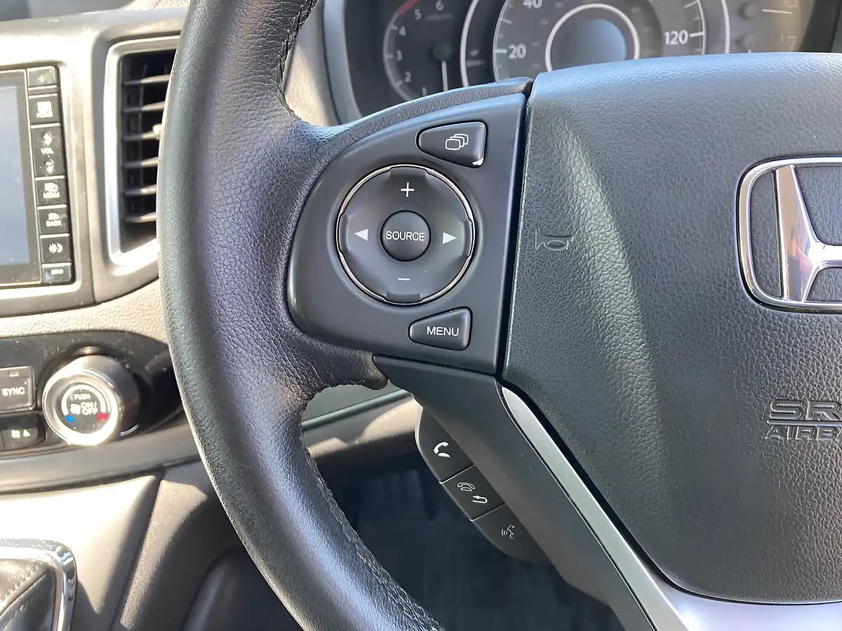 Used 2015 Honda Cr-V Se White - Interior and Exterior details 17