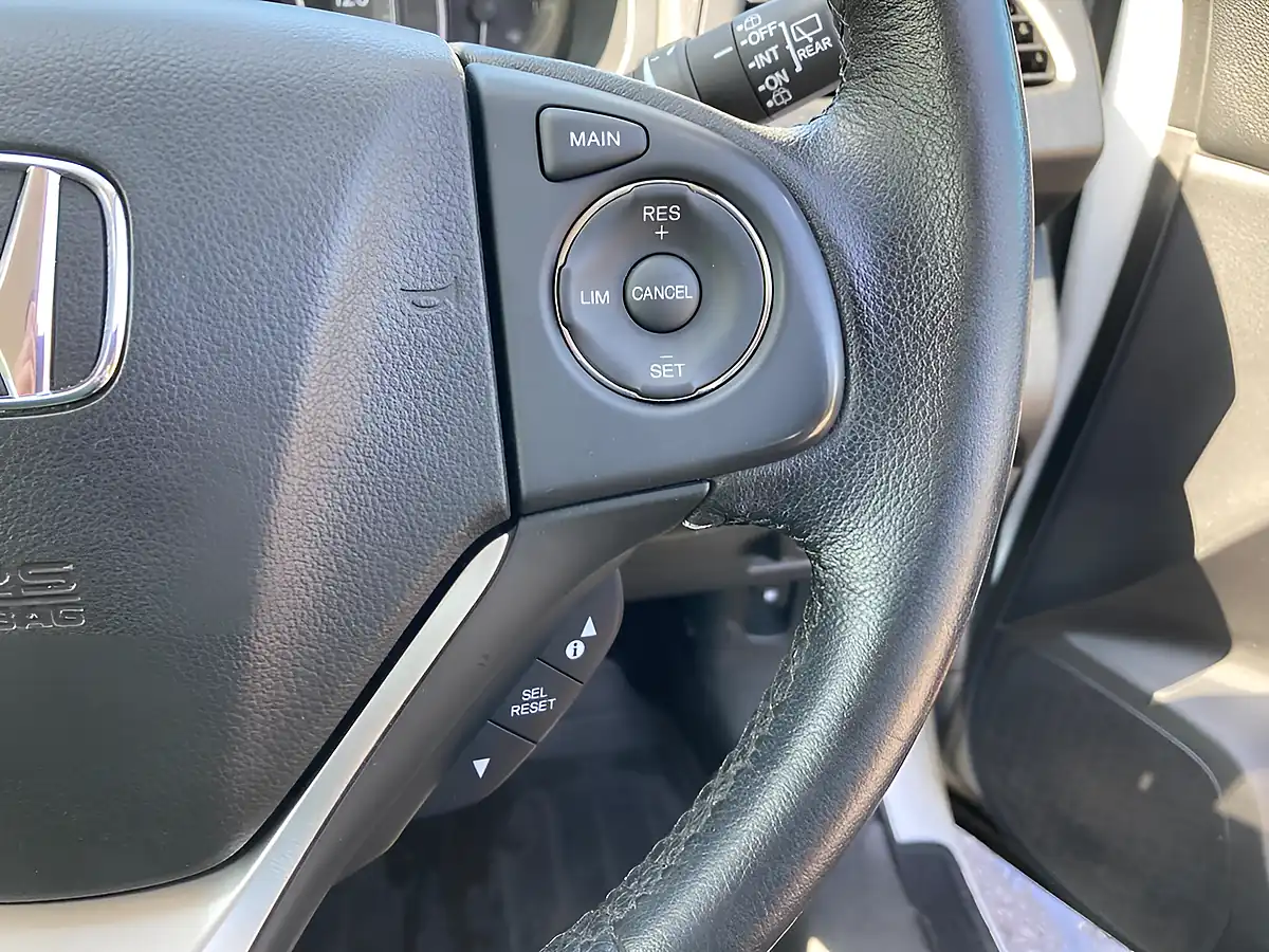 Used 2015 Honda Cr-V Se White - Interior and Exterior details 18